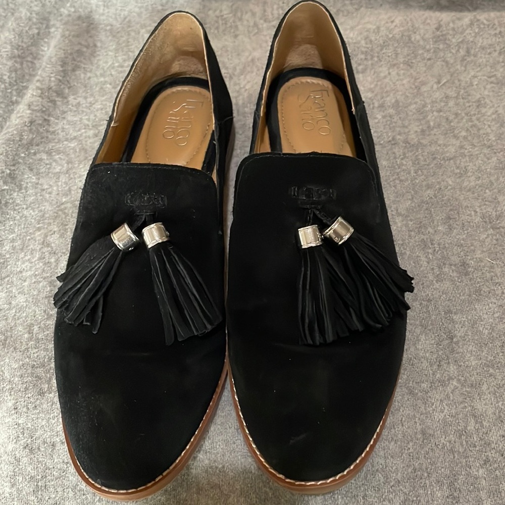 Franco Sarto Hadden Tassel loafer. Black Suede. Size 10